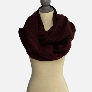 H&M Oversize Infinity Scarf Cozy Winter Maroon Black Knit O/S Acrylic NWT